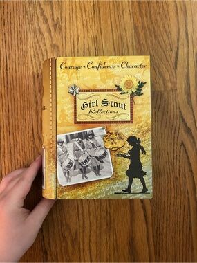 Yellow & Gold Vintage/Retro Inspired Book Shaped Girl Scouts Metal Memory Box